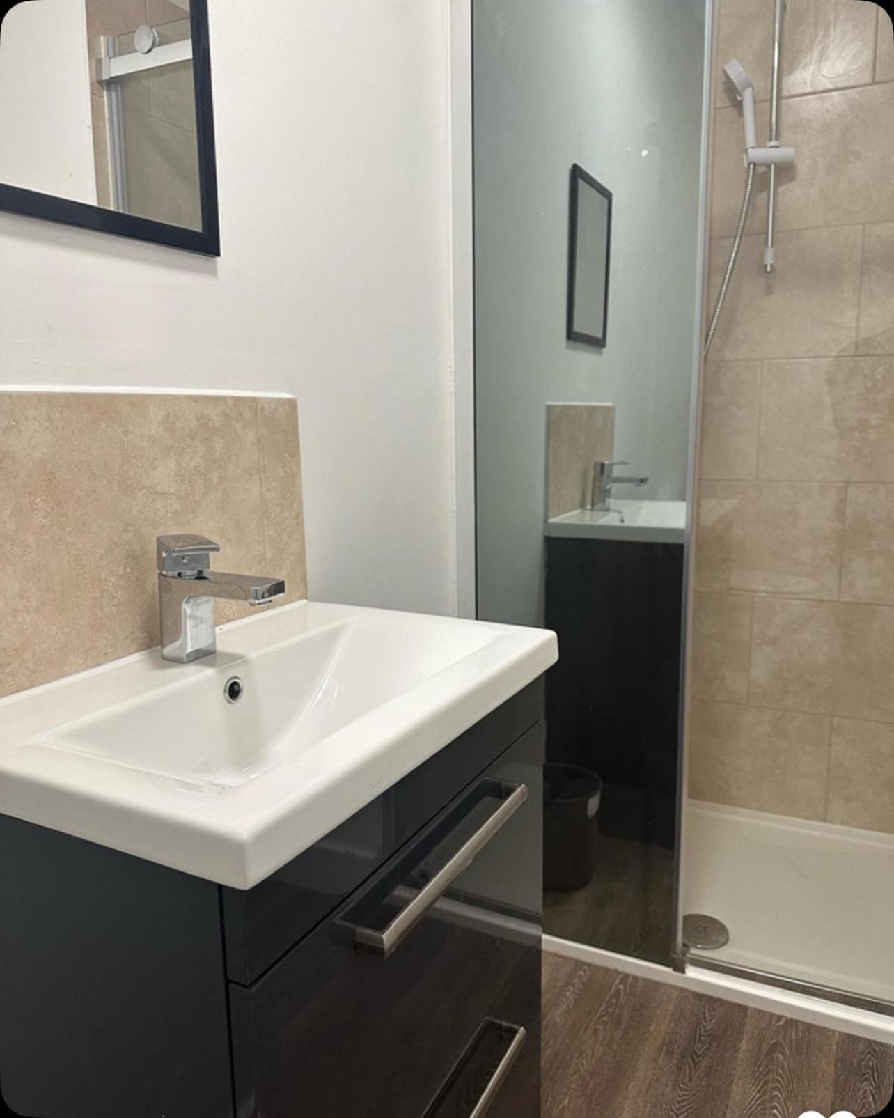 The Luxe By Waggoner Aparts 2 Bedroom! Bradford  Eksteriør bilde